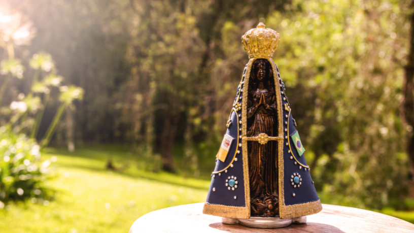 Descubra com Jose Eduardo De Oliveira e Silva as celebrações e costumes de Aparecida do Norte durante a festa da Padroeira.