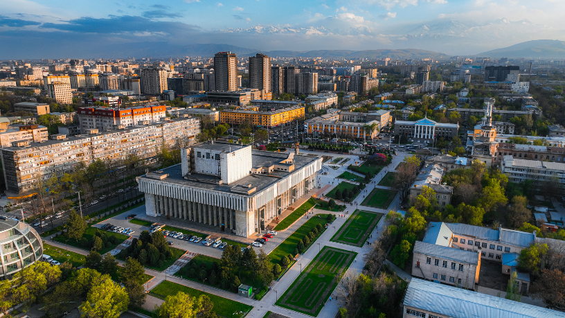 As cidades inteligentes fortalecem a governança urbana e impulsionam o desenvolvimento das metrópoles, como destaca Alex Nabuco Dos Santos.